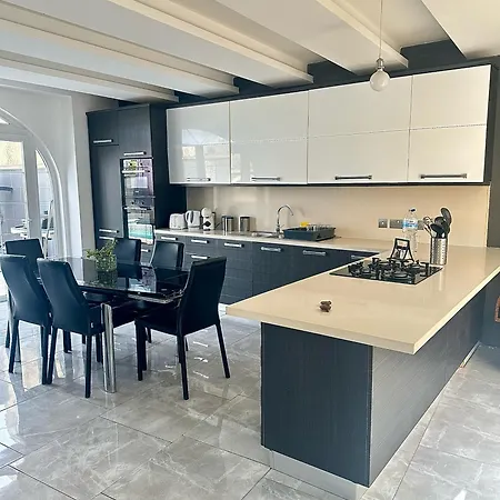 Modern Maltese Charm *